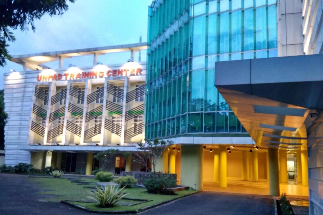 Utc Dago Hotel Bandung Kültér fotó